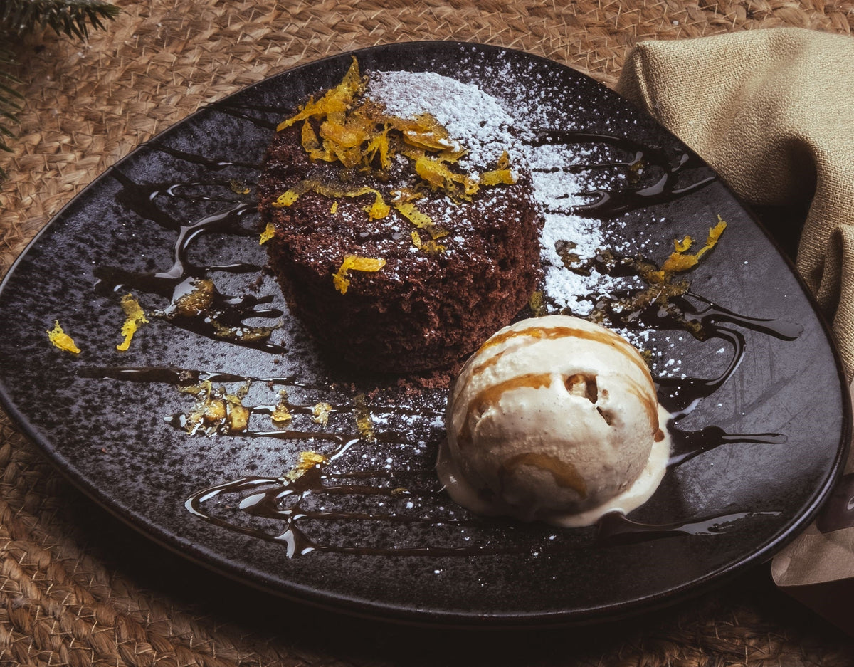 Kaffee-Brownie mit Kaffee-Eiscreme